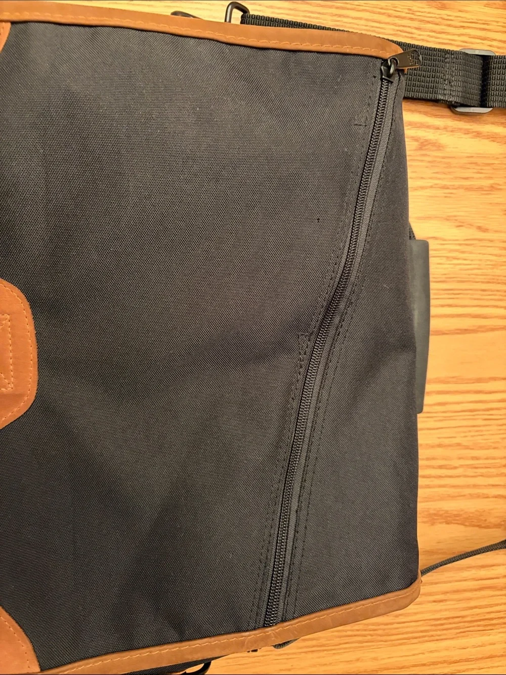 Kensington Messenger Bag Backpack 18x16x5 Black Brown Laptop Compartment